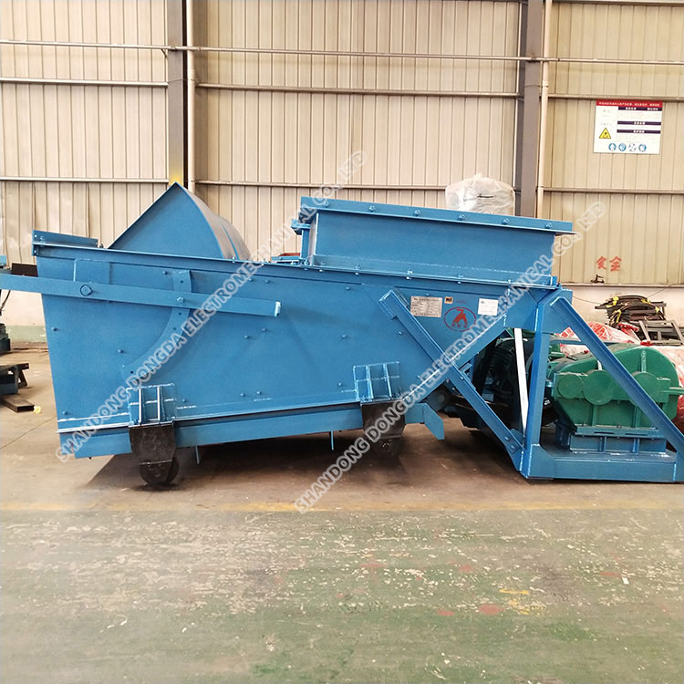 Reciprocating coal feeder