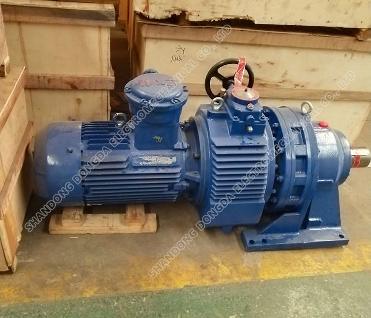 Reduction gear for feeder