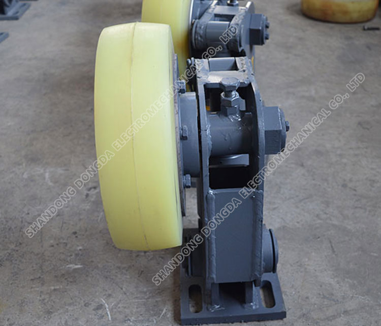 L35 roller can ear