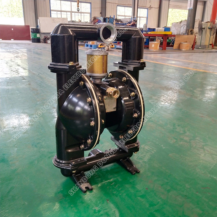 Pneumatic diaphragm pump for mine