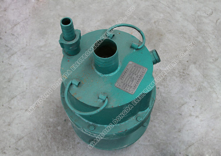 Pneumatic submersible pump